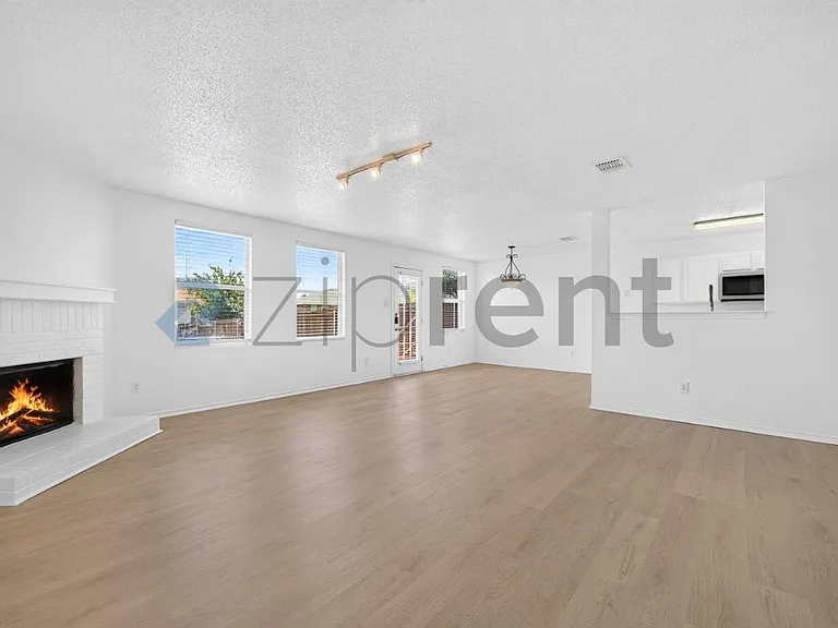 1320 Junction Run — Photo 10