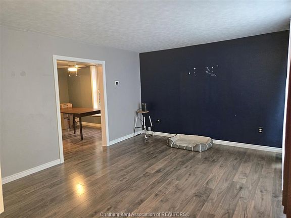 4th image of 252 Selkirk St