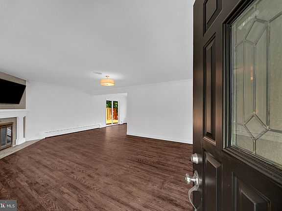 3rd image of 7 Malaga Dr