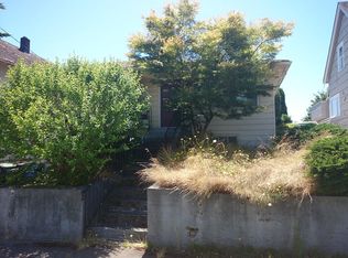 2721 W Howe St, Seattle, WA 98199