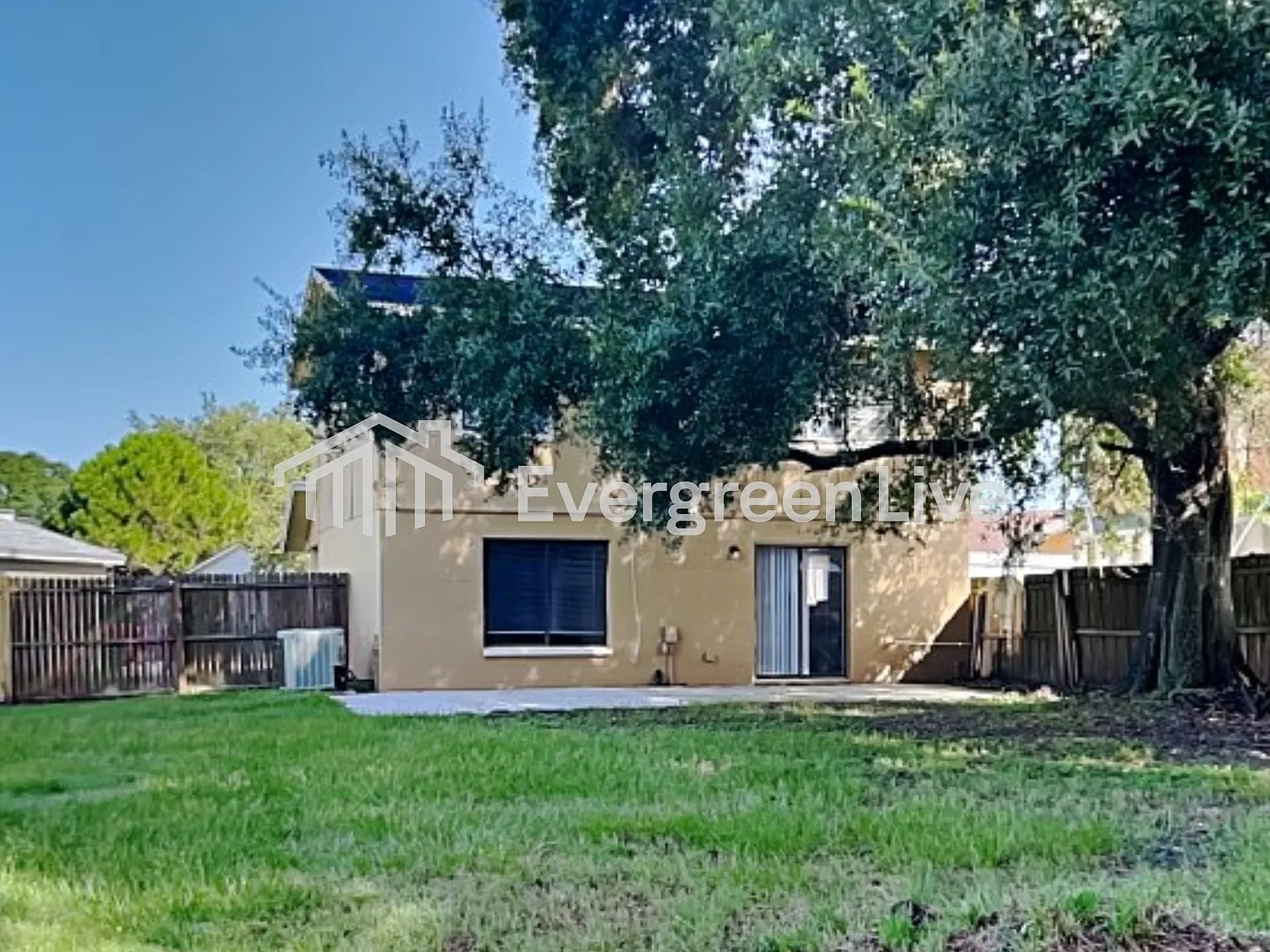3 bed, 2.5 bath, 1320 sqft, $1,795 — Photo 3