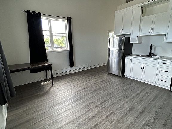 5th image of 335 Wellington St