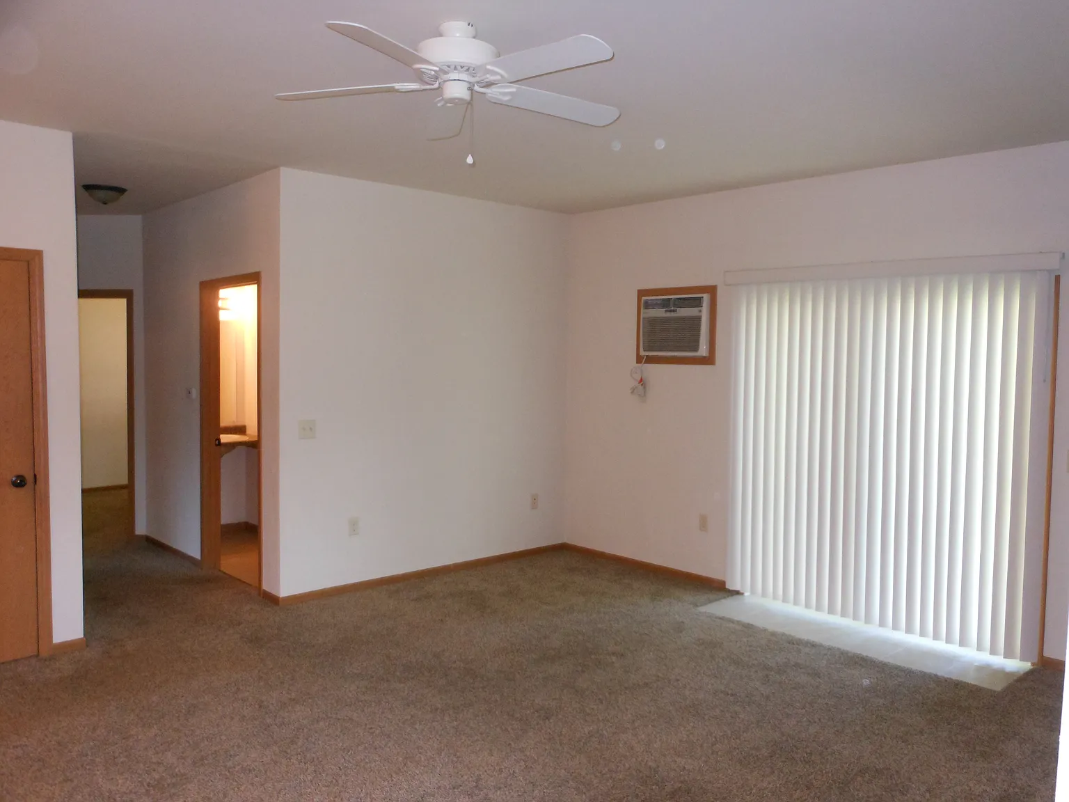 2 bed, 1180 sqft, $1,500 — Photo 3