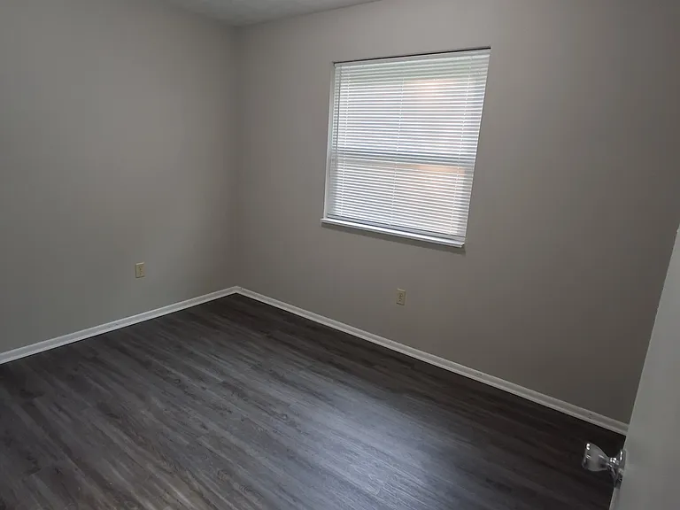 310 E Market St #10 — Photo 9