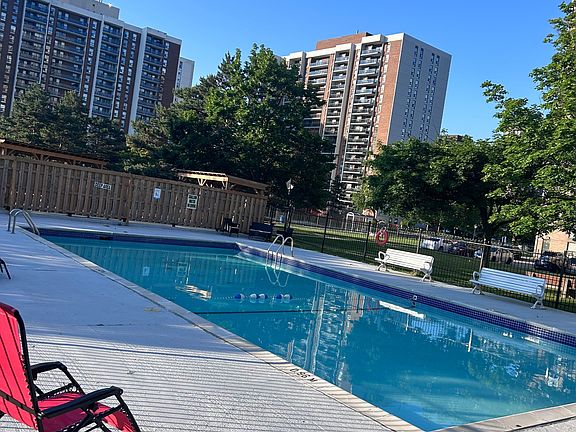 2nd image of 18 Knightsbridge Rd #210