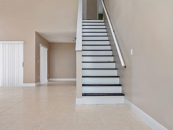 4th image of 184 Seabreeze Cir