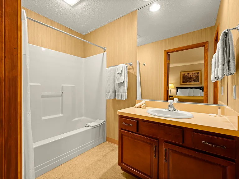 1010A Westwoods Dr — Photo 17