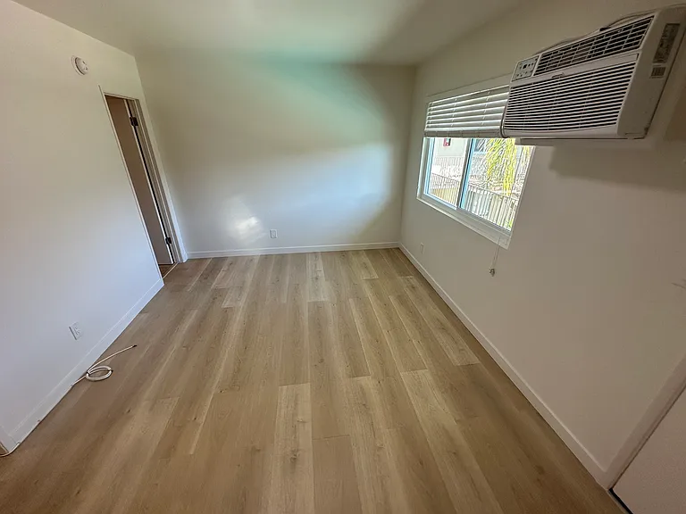 The Reef Apartments — Photo 36