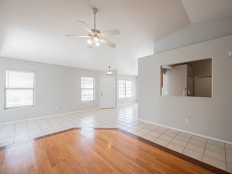 13344 W Desert Ln — Photo 6