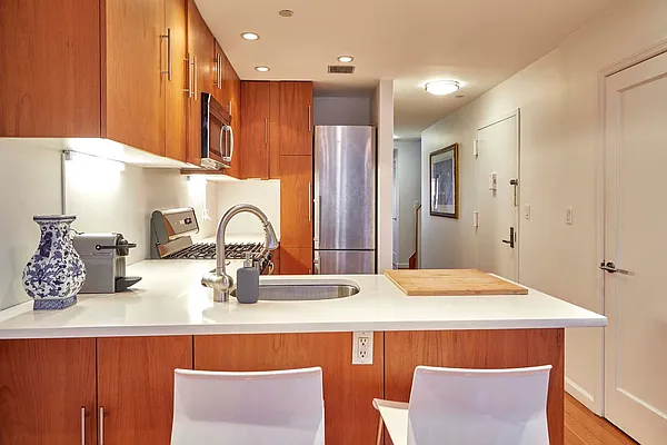 Rented by R New York | media 11