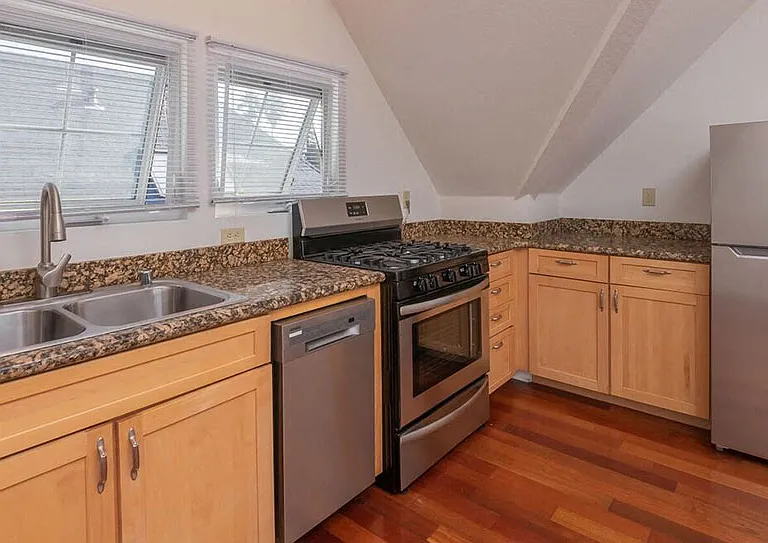 THE CLAY STREET RESIDENCES — Photo 9