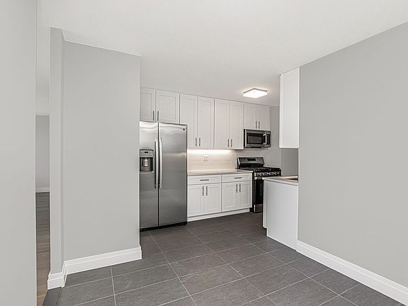 5th image of 3333 Henry Hudson Pkwy APT 8B
