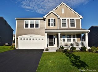 3306 Batley St, Elgin, IL 60124