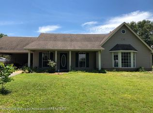 4145 Rollin Oaks Dr, Horn Lake, MS 38637