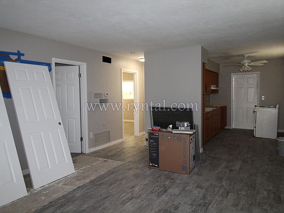 3rd image of 6375 Gateway Ave