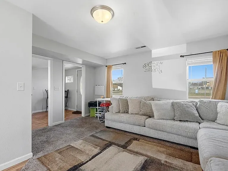 1525 5th Ave NW — Photo 5