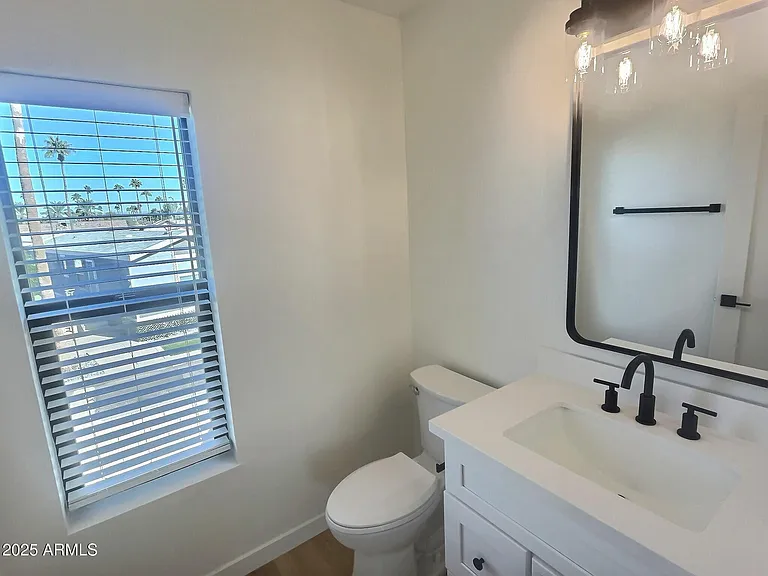 2502 E Paradise Ln #2 — Photo 20
