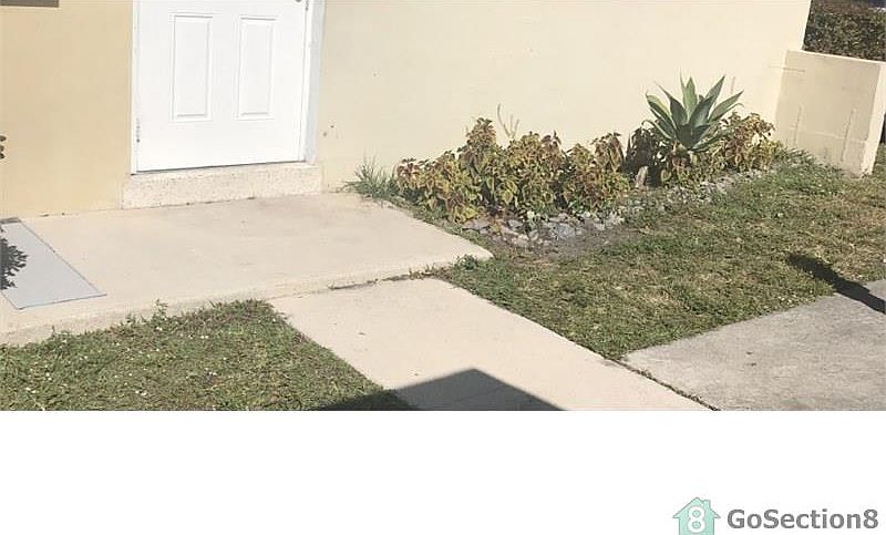 1st image of 11070 Peachtree Dr