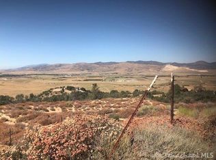 18001 Pearce Dr, Tehachapi, CA 93561