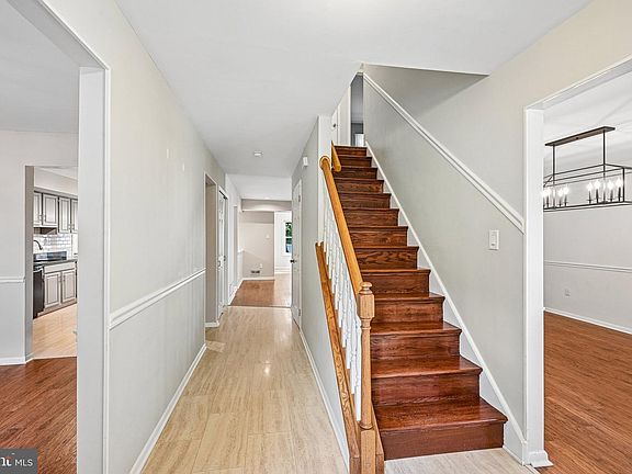 5th image of 15 Wendover Dr