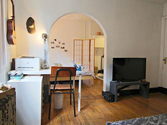 3rd image of 614 W Hill Ave APT 8