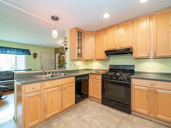 3rd image of 3449 Greenlawn Dr