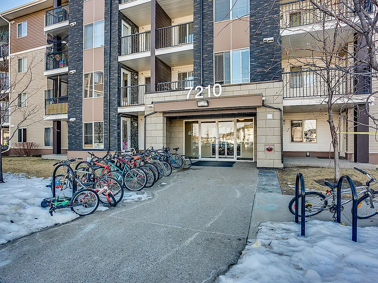 7210 80th Ave NE #302 — Photo 2