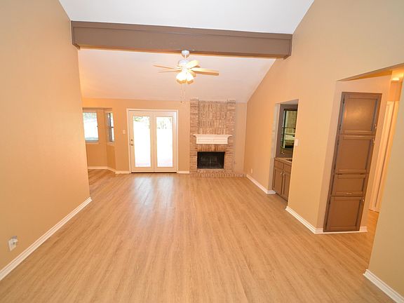 4th image of 2910 Abercorn Dr