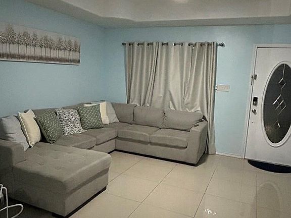 4th image of 3058 Aberdeen Dr