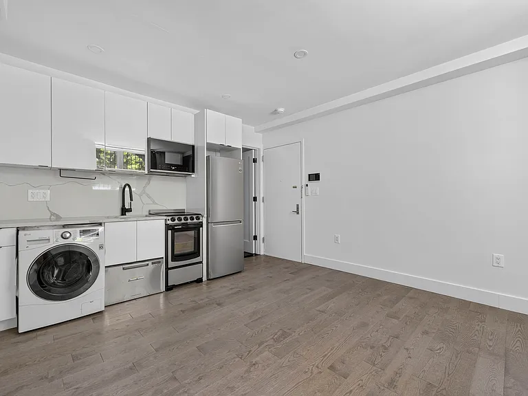241 W 75th St #3C — Photo 3
