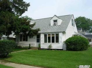 1573 Walter Ct, East Meadow, NY 11554
