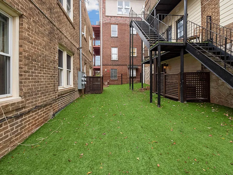 1187 Mansfield Ave NE #2 — Photo 22