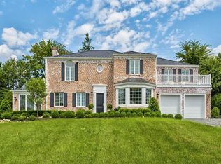 85 Sherry Hill Ln, Manhasset, NY 11030
