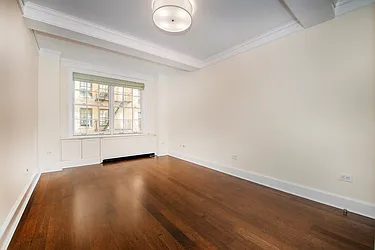 Rented by R New York