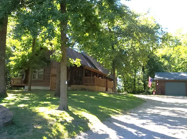6262 N Eggert Rd, Rock City, IL 61070