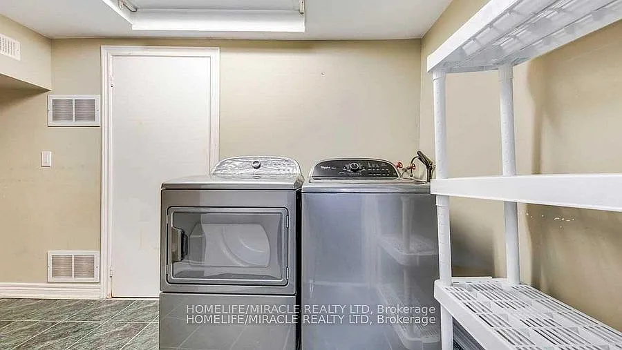 3 bed, $2,500 — Photo 3