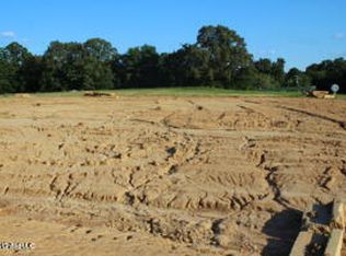 32 Chapel Hl, Holly Springs, MS 38635