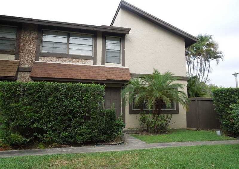 1st image of 1940 Bayberry Dr