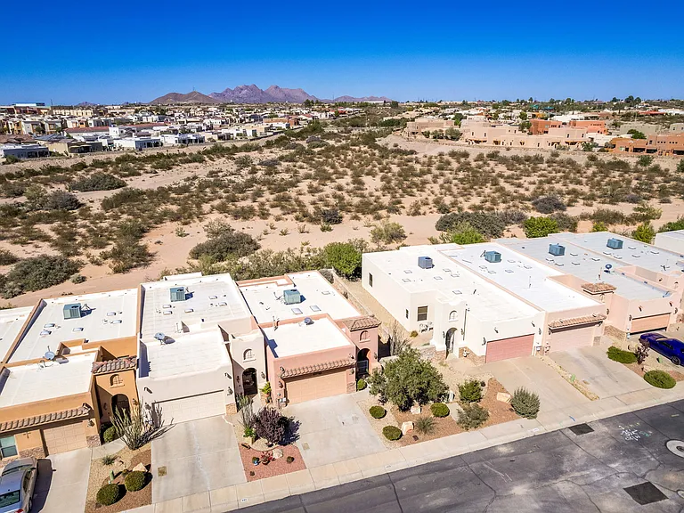 4405 Levante Dr — Photo 39