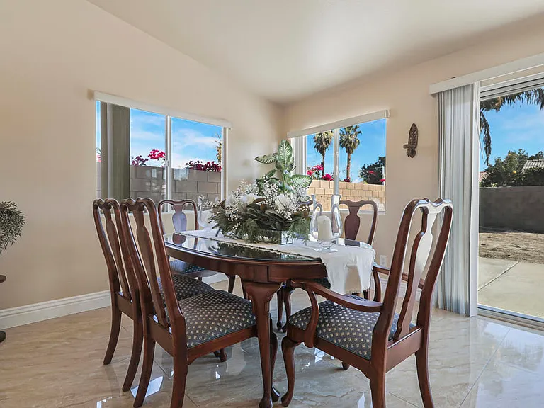 45930 Las Colinas — Photo 12