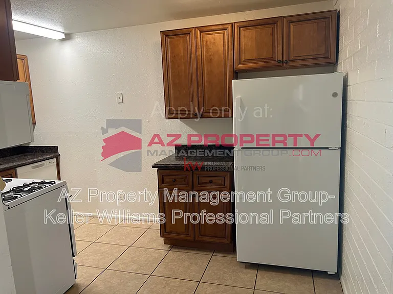 207 S 3rd St — Photo 3