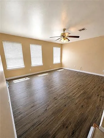 2133 Franklin Ave — Photo 6