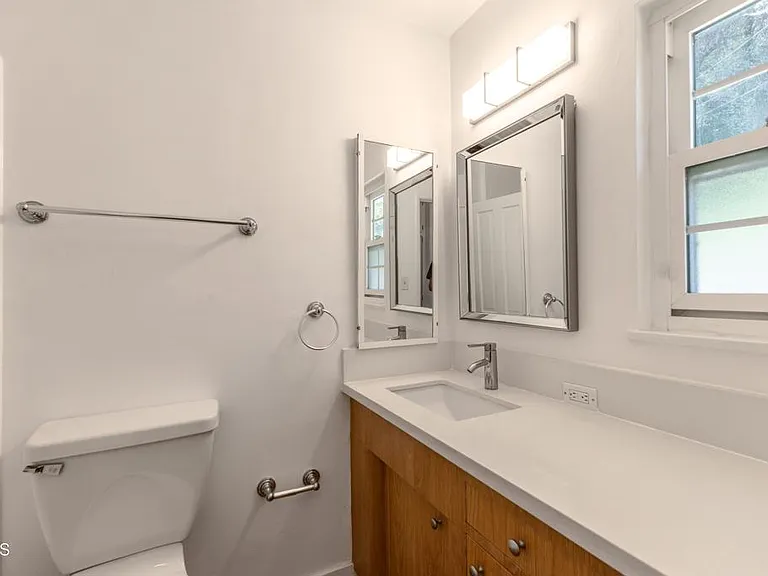 1290 Club House Dr — Photo 24