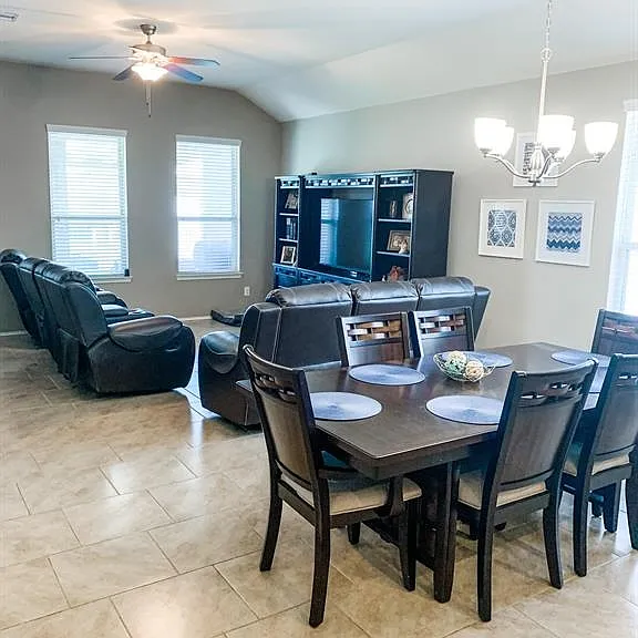 23818 San Barria Dr — Photo 3