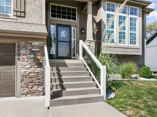 10706 N Tracy Ave, Kansas City, MO 64155