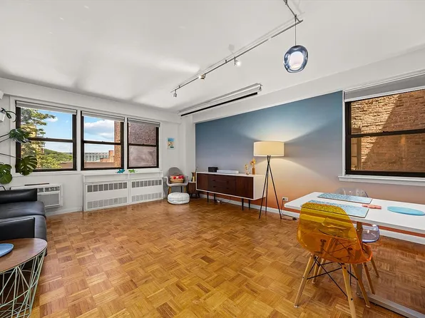 579 W 215th St APT 5-C, New York, NY 10034