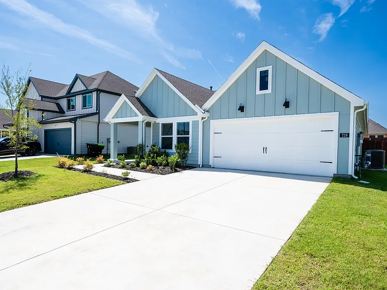 729 Orchid Way — Photo 3