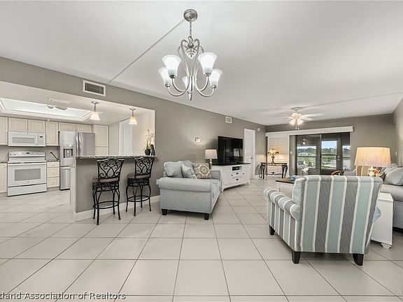 5th image of 11 A Miracle Ave