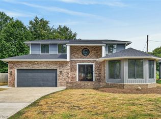 28080 Bassett Rd, Westlake, OH 44145