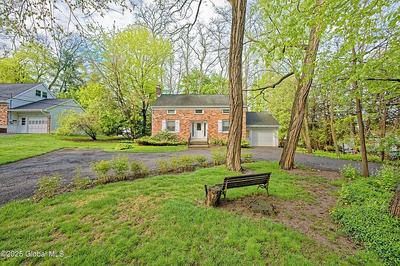 2nd image of 1832 Union Street
